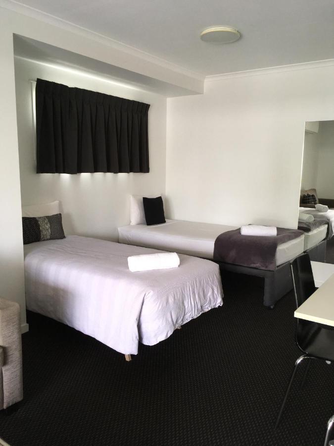 Cooroy Luxury Motel Apartments מראה חיצוני תמונה