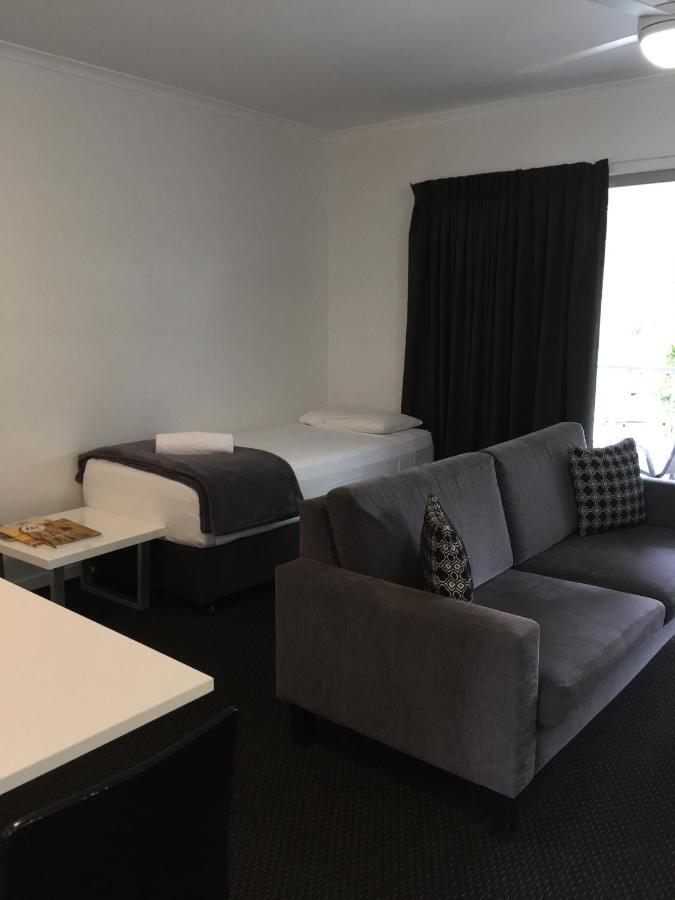 Cooroy Luxury Motel Apartments מראה חיצוני תמונה